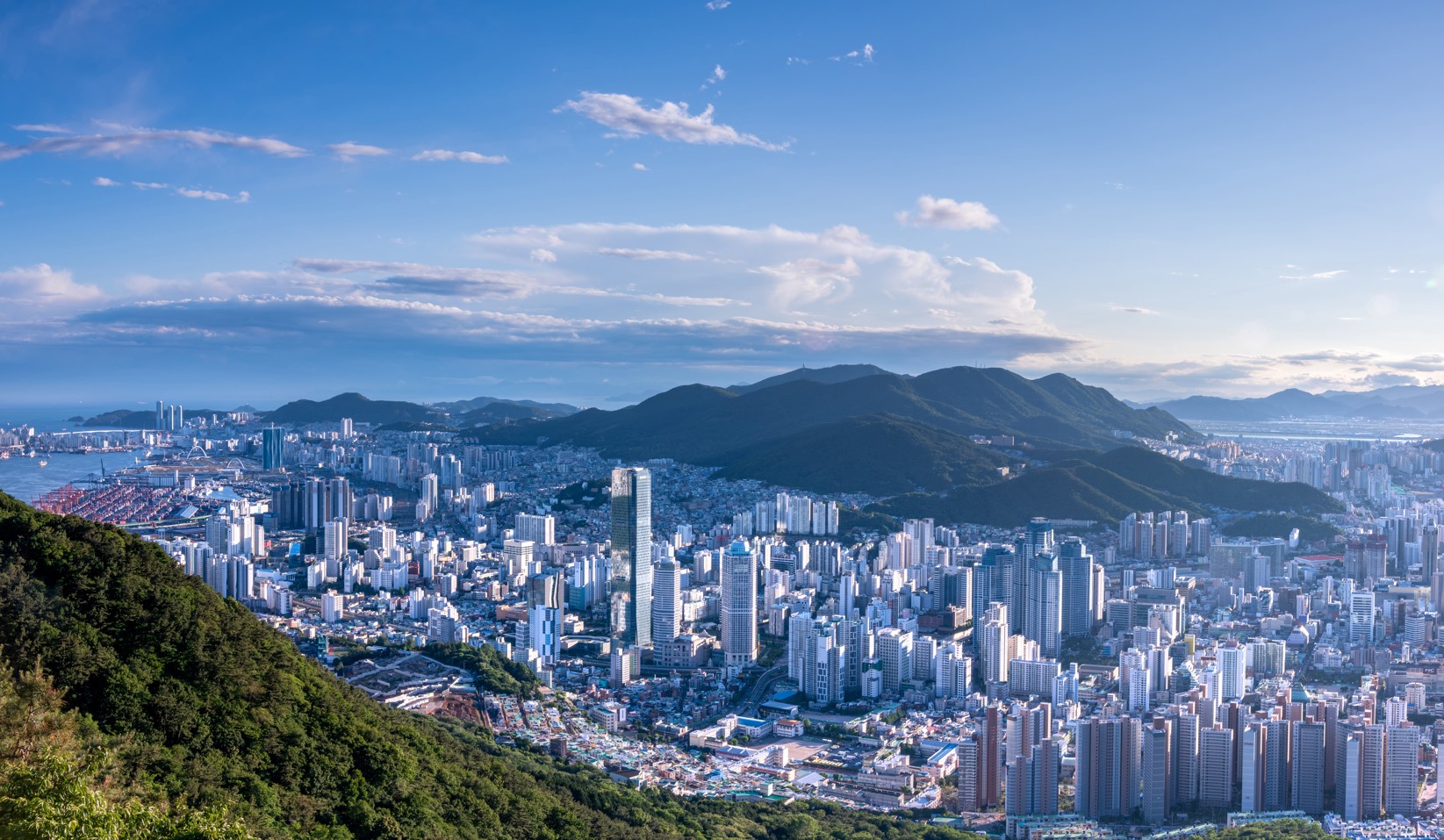 '똘똘한 한 채' 선호...평형수 크고 비싼 아파트 거래 비중 늘어