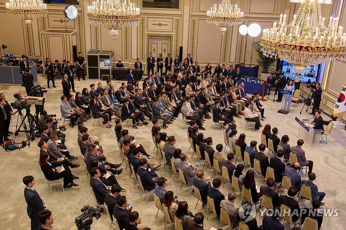 李 대통령 “4.5일제 강제 어려워…사회적 대화로 점진적 진행”