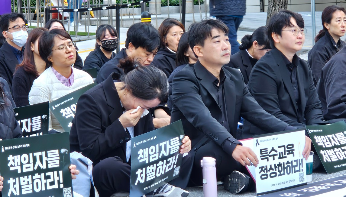 故 김동욱 특수교사 순직 1년..."교육 여건 개선해야"