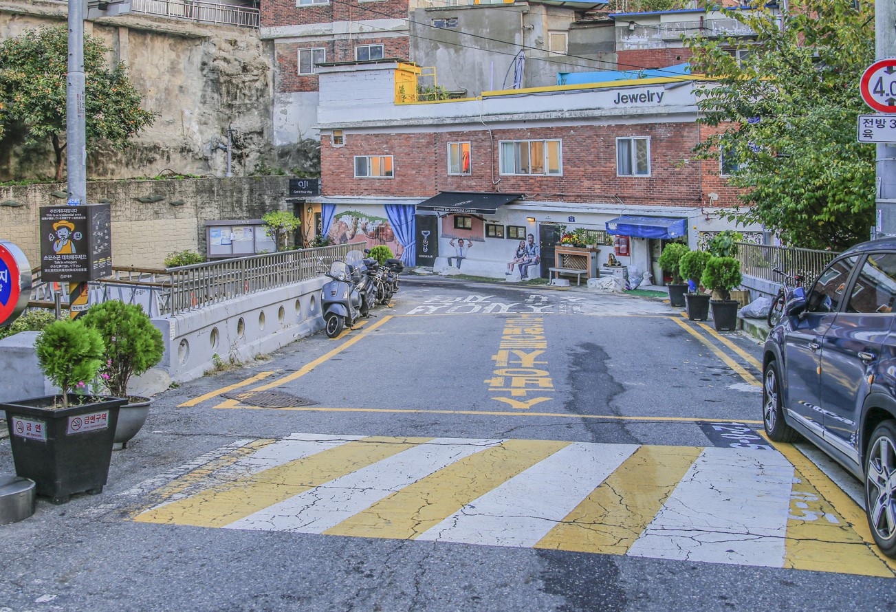 부동산 분쟁의 떠오르는 핵심, '사실상 도로'