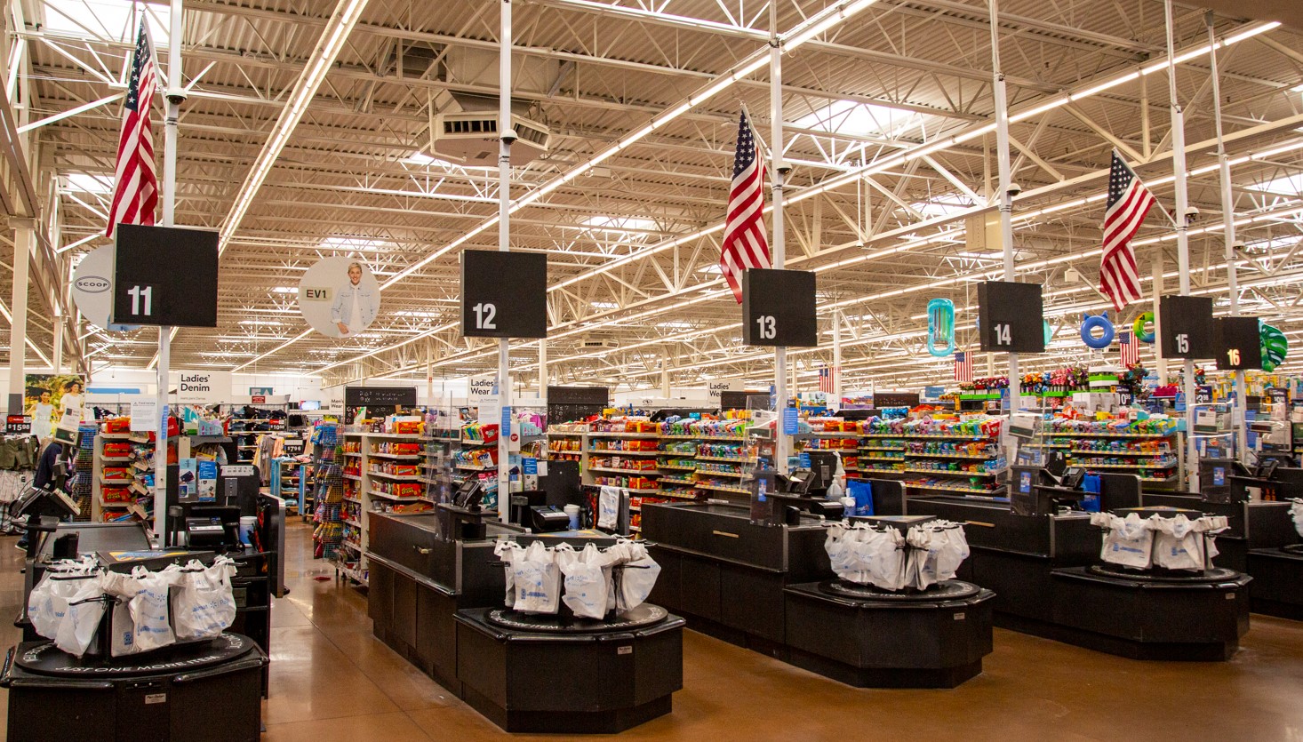 [외신] 인플레이션에도 선방한 美 소비... "곧 둔화될 것"