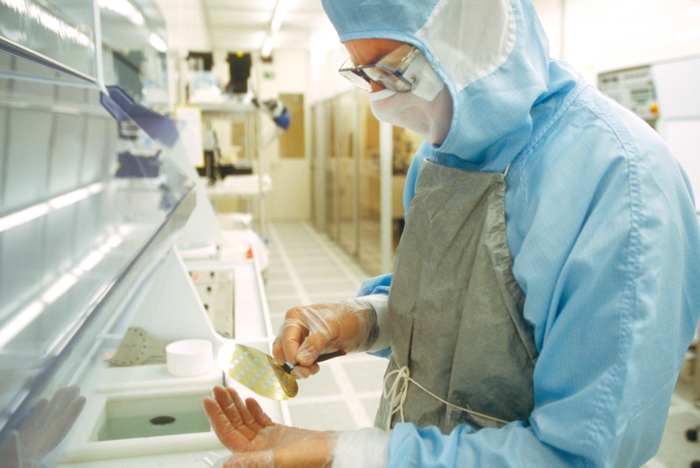 美, 반도체 지원법 '가드레일' 법안 발표... "약속 지키면 지원금 지급"