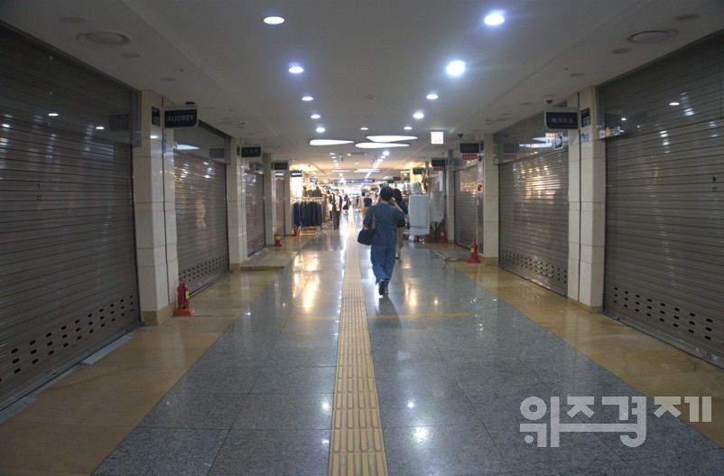 [도시그늘] ①고투몰, 유동인구는 북적이는데…텅 빈 매장과 높아진 대부료