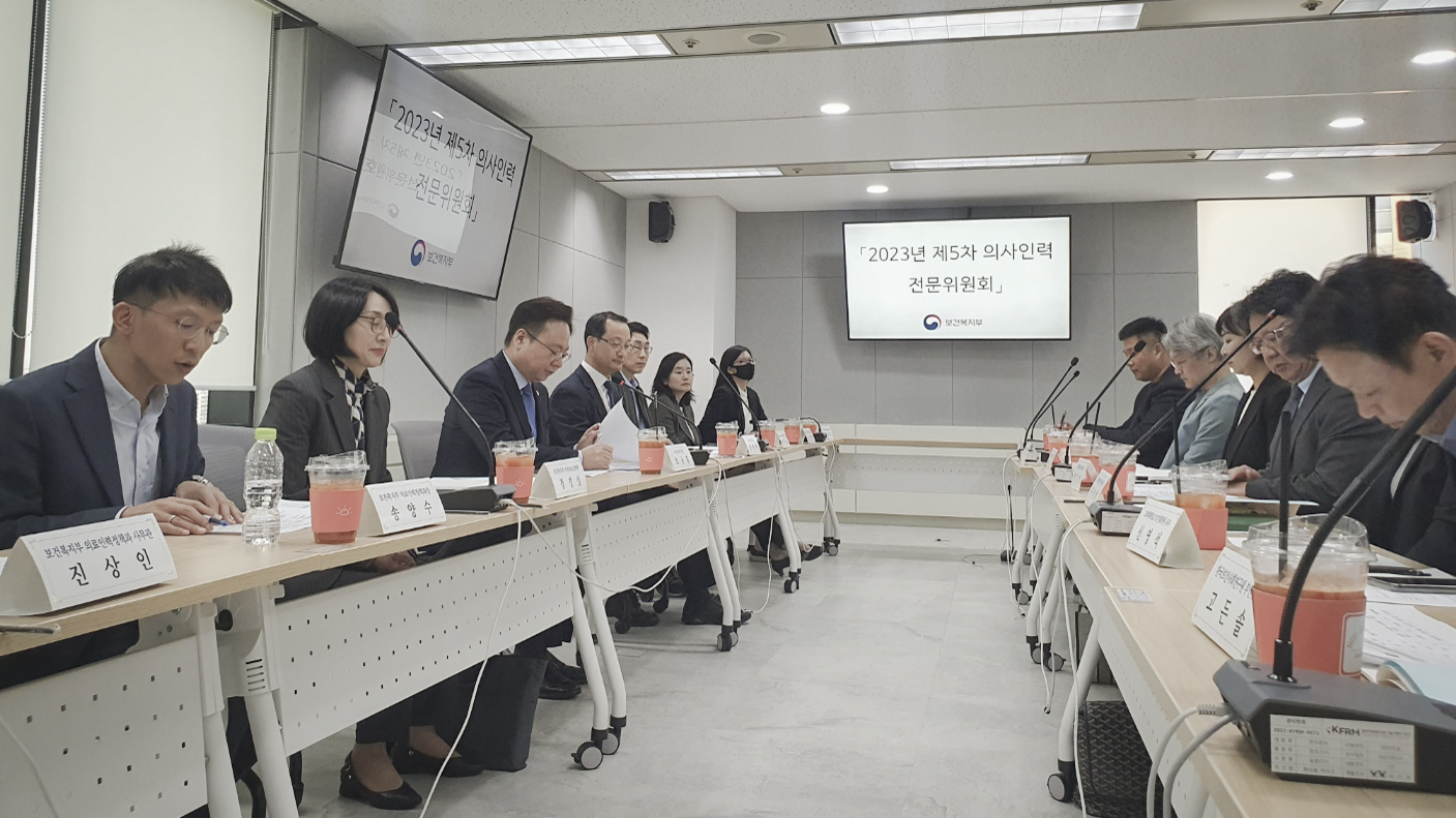 [위고라] 의대 정원, 늘리는 것만이 답일까?