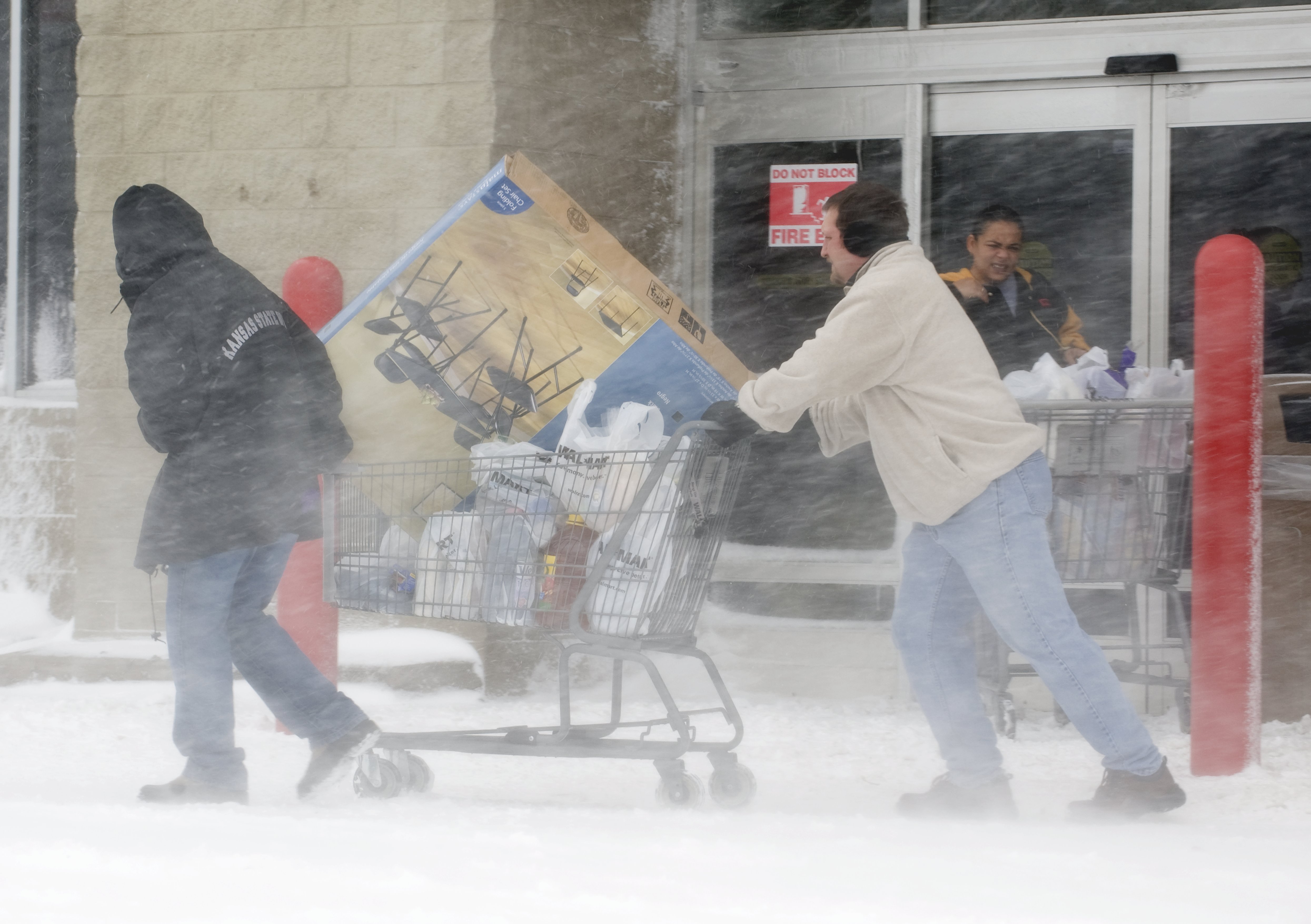 [외신] 美, 물가는 안정되었지만 소비가 줄어... 11월 소매판매 0.6% 하락