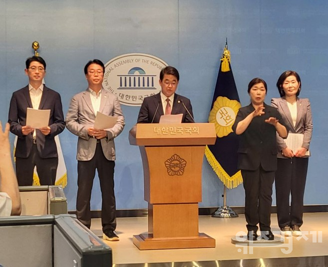 국민의힘 "'10대 결격 사유' 김민석...자진 사퇴하라"