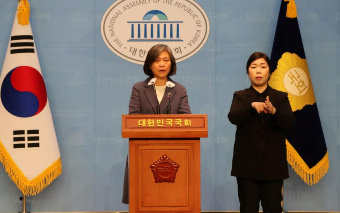 [폴앤톡] 조례 논란 속 학생인권특별법 발의...여러분의 생각은?