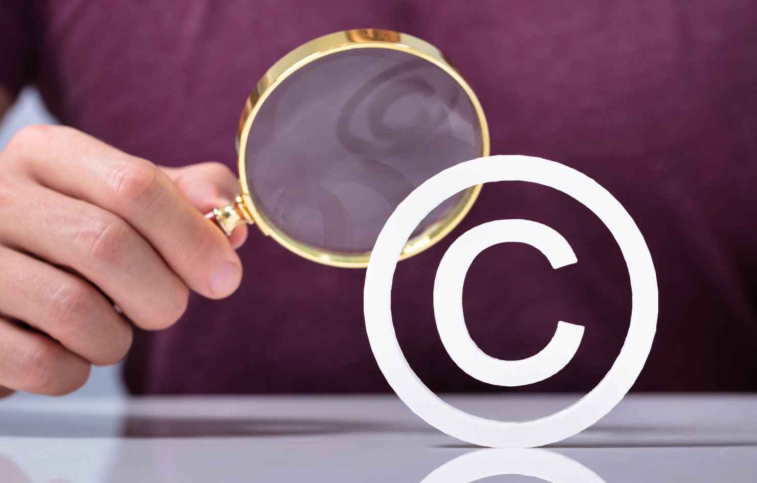 [외신] 美 작가 8천 명, "AI 기업, 저작권료 지불해야"