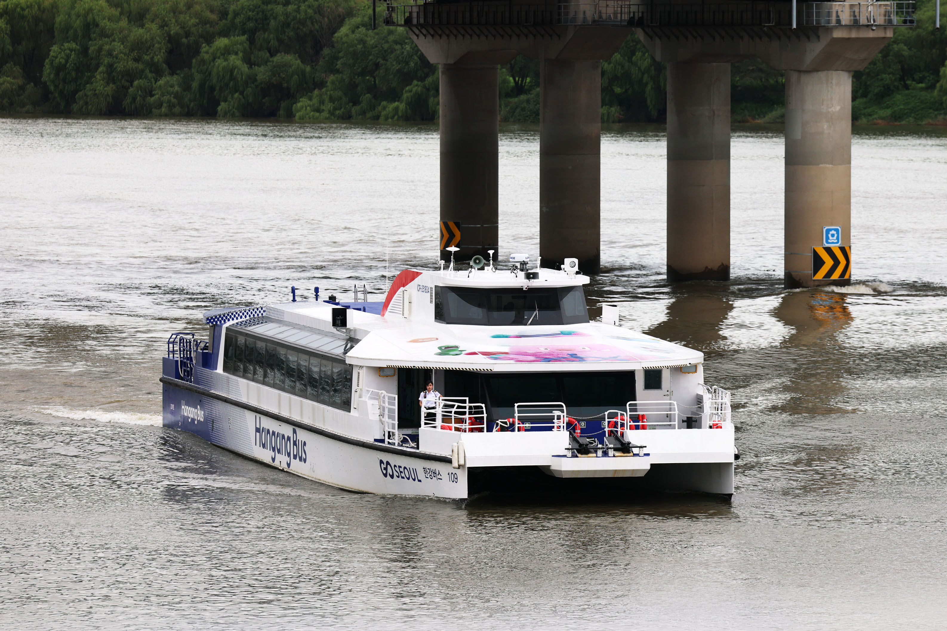 ‘한강 르네상스’ 상징이라던 한강버스…출항과 동시에 비판 쏟아져