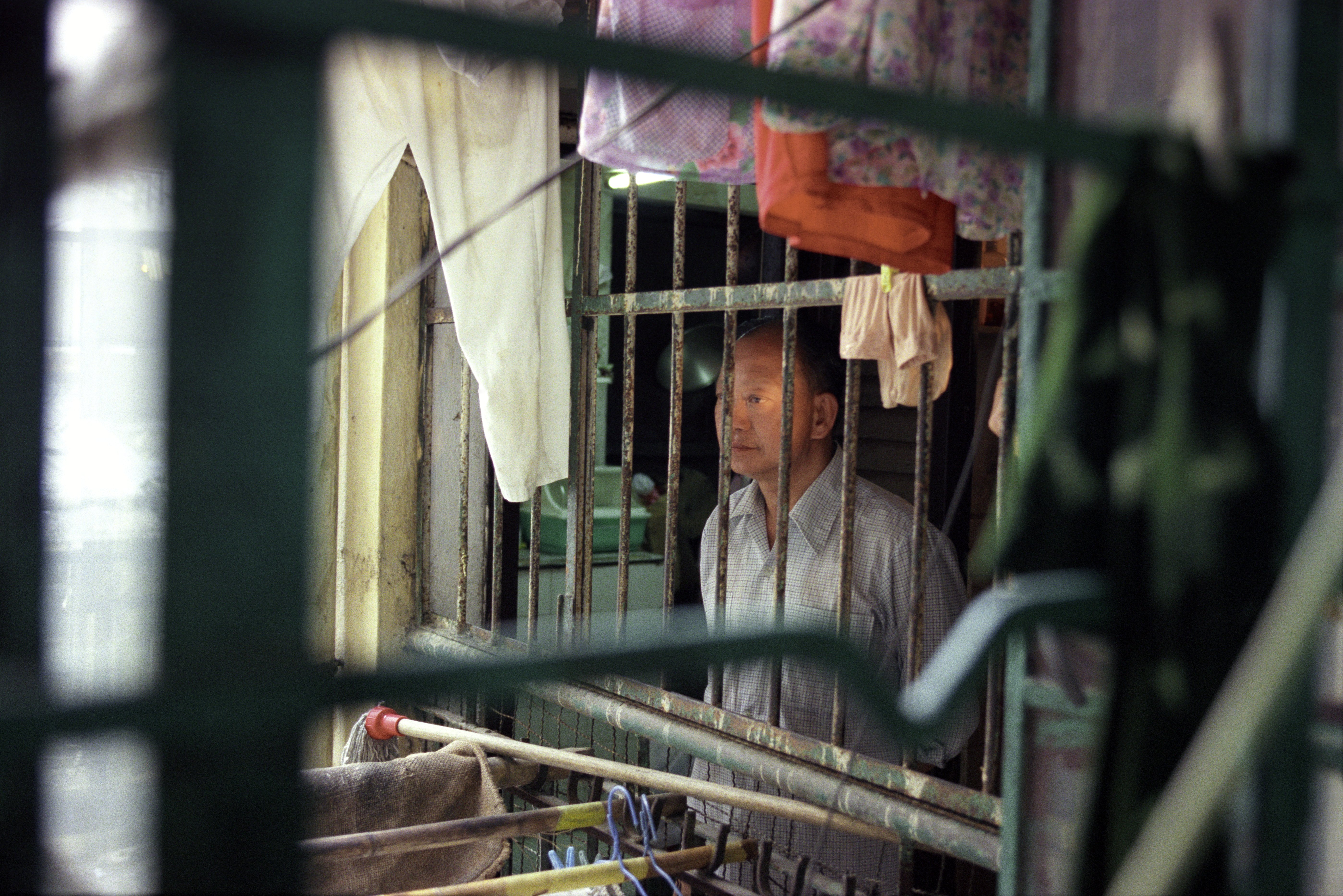 흔들리는 중국 경제를 살린 '소비'... 부동산 시장 우려는 여전