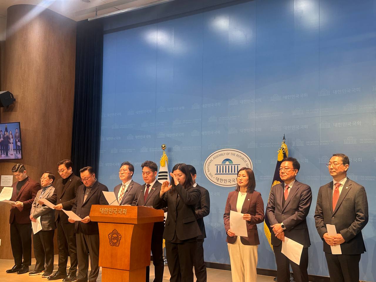 국민의힘 소장파, 한동훈 제명에 집단 반발…“반헌법·반민주적 결정 재고해야”