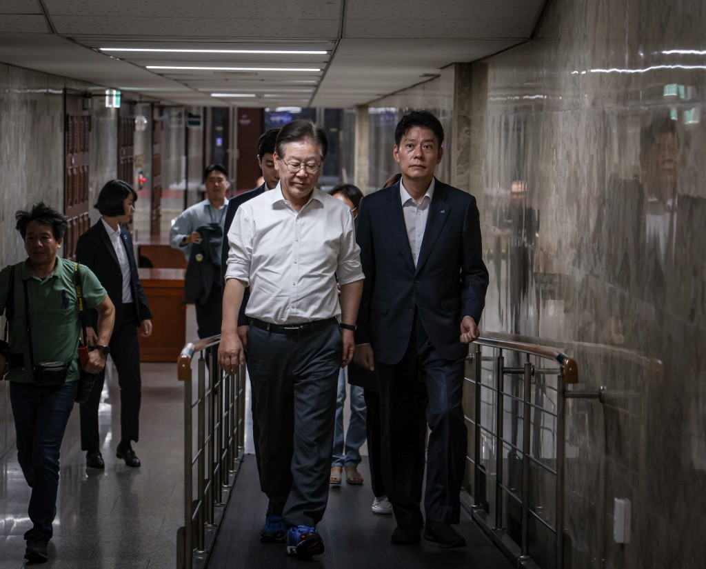 이재명 대표 검찰 소환 놓고 여야 신경전