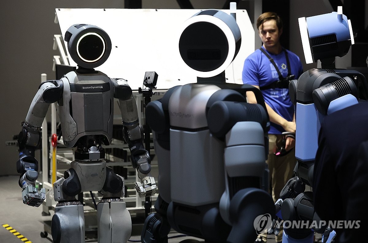 산업부, ‘AI 로봇 M.AX 얼라이언스’ 간담회… 휴머노이드 생태계 전략 논의