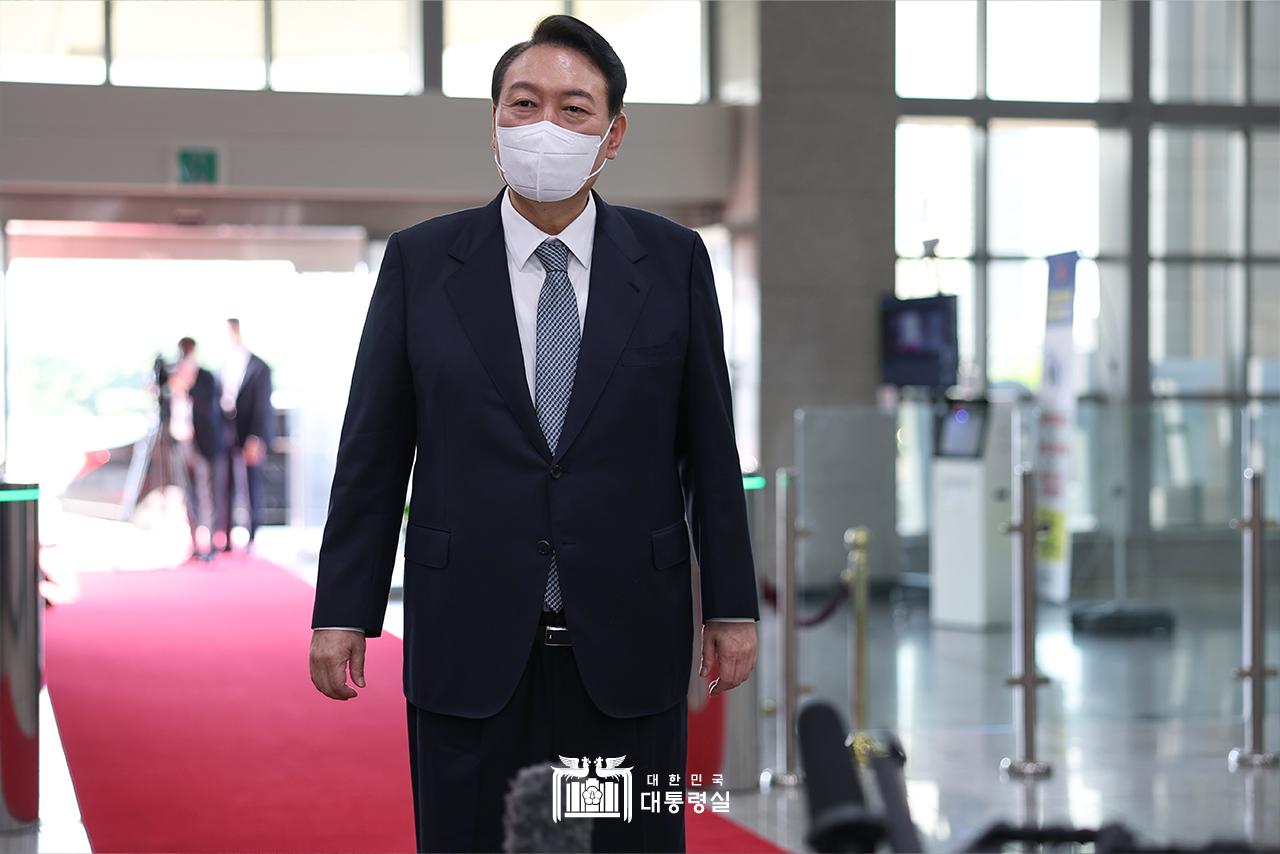 尹 Vs MBC… 정치권·여론·언론계에서도 의견 갈려