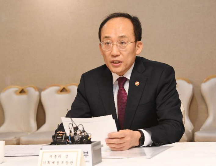 추 부총리 “고용둔화 체감 커… 일자리 예산 70% 상반기 집행 계획”