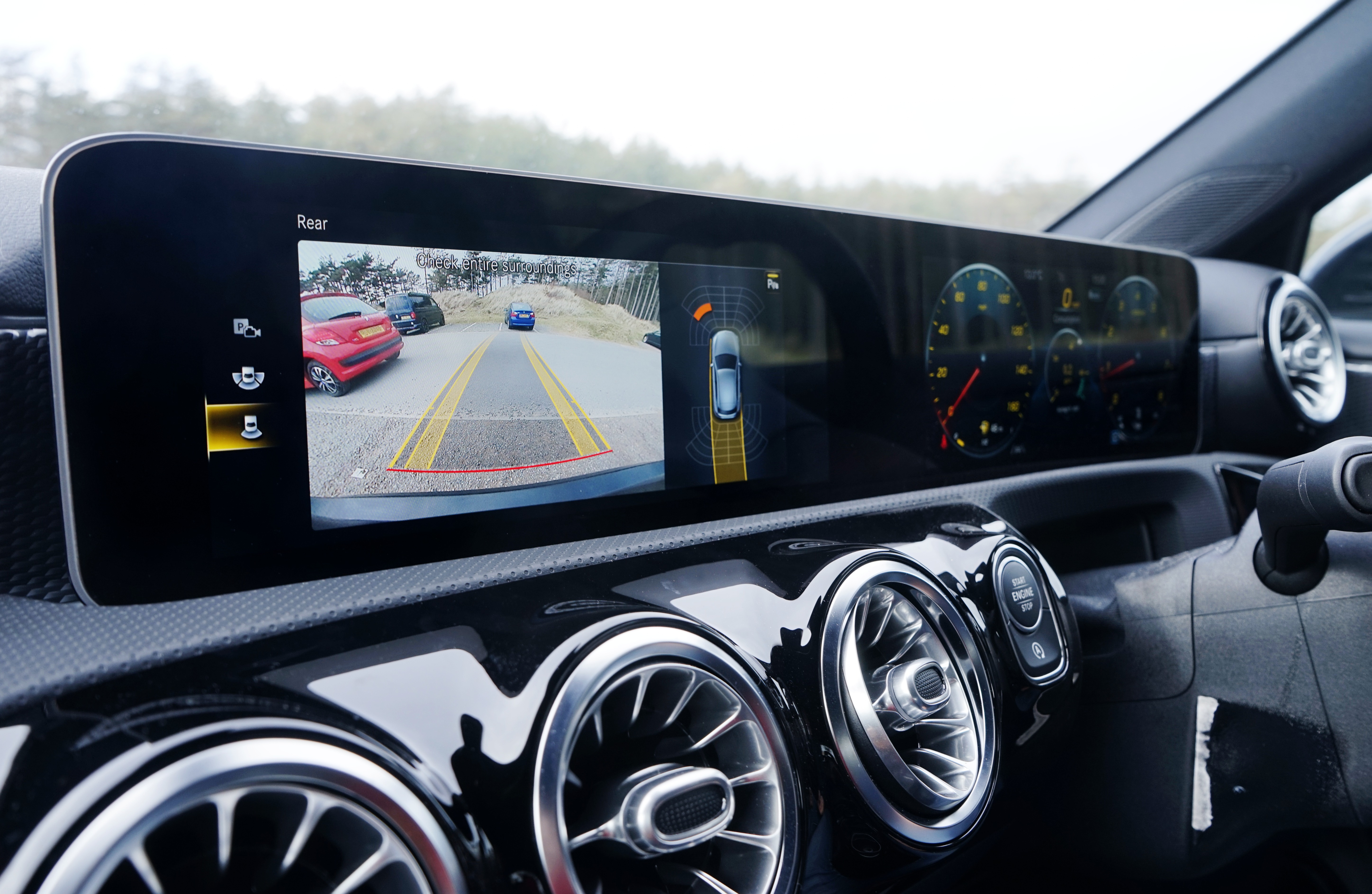 [외신] 기본요금 760원 '로보택시'에, "일자리 빼앗긴다"