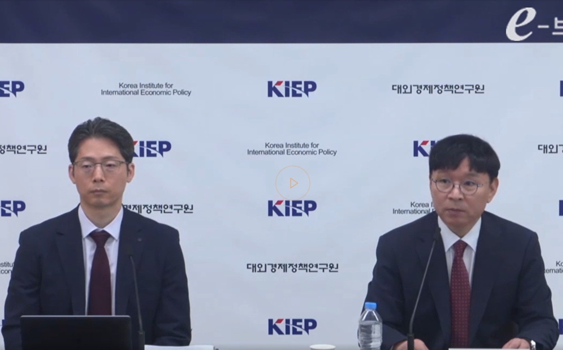 세계경제 3% 성장의 착시…AI가 버티지만, 에너지·금리·통상 리스크가 활로 좁힌다