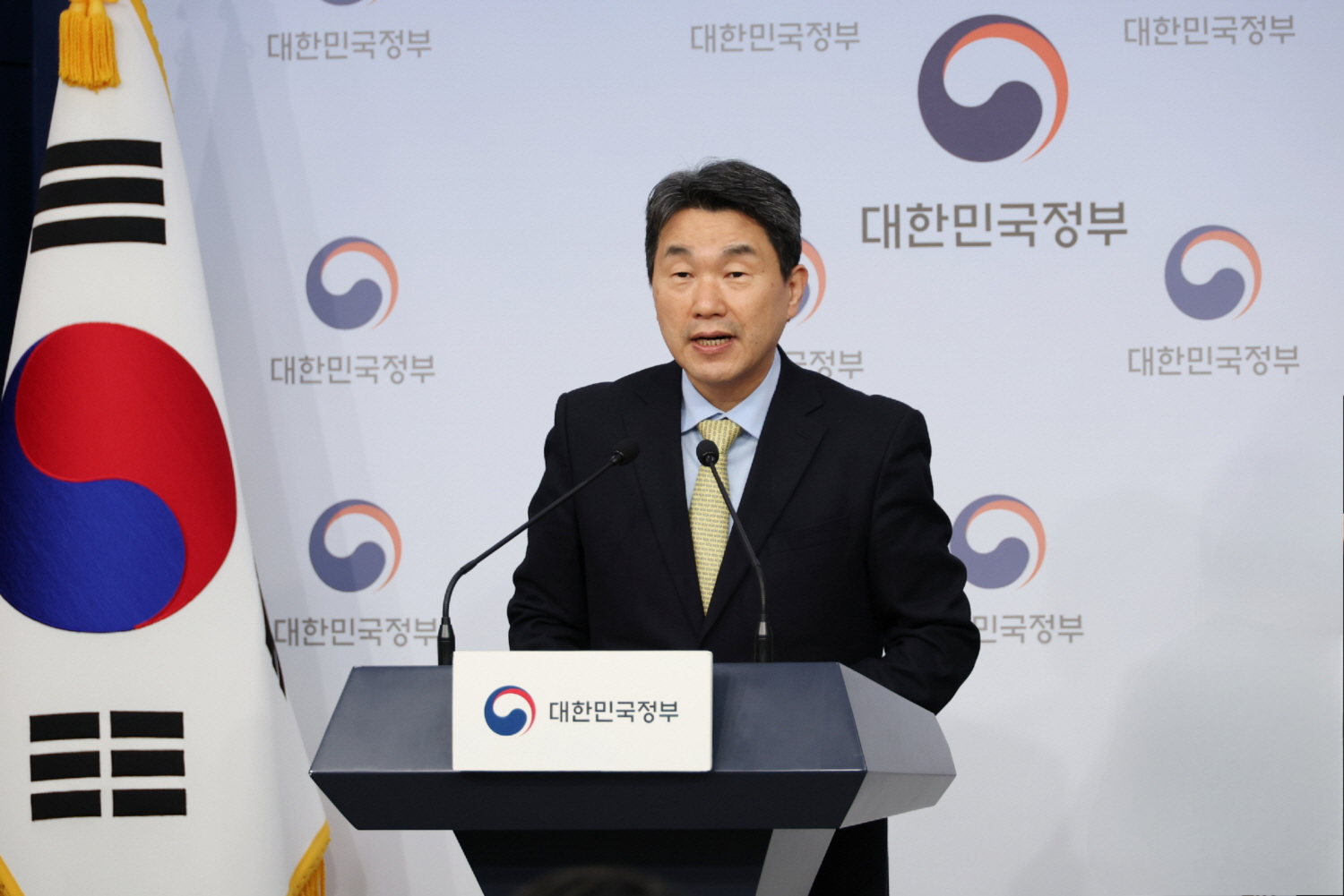 교사 행정업무 경감 방안 발표 놓고 엇갈린 입장