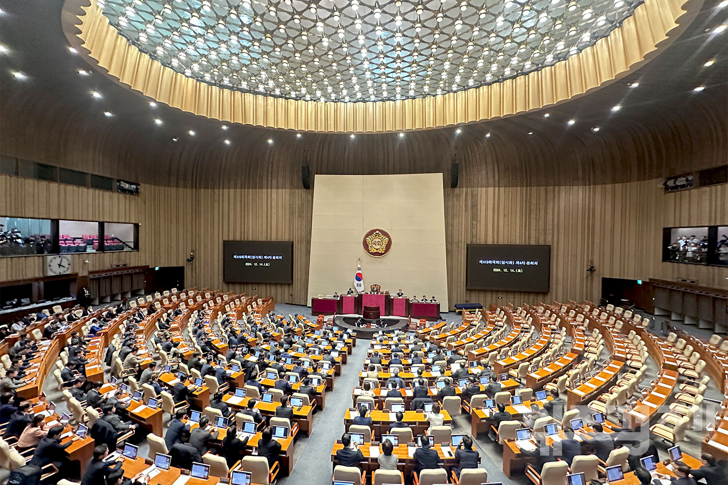 [폴앤톡] 본회의 상정 임박한 문신사법…문신사들이 바라는 제도 방향은?