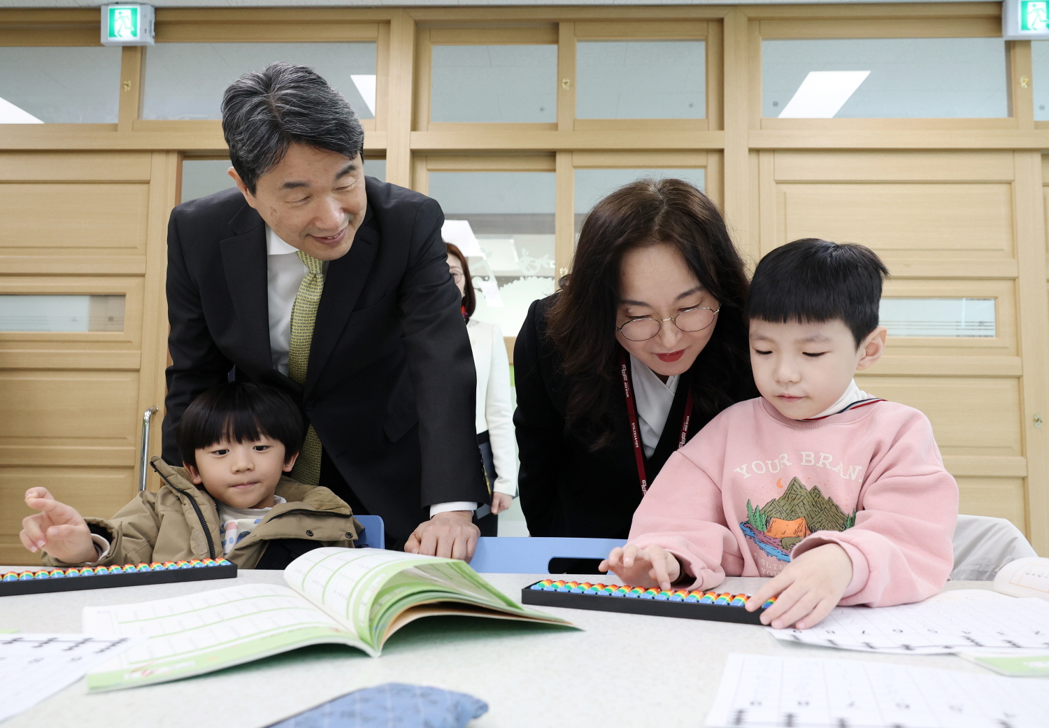 거세지는 늘봄학교 논란…교육 현장에서도 의견 분분