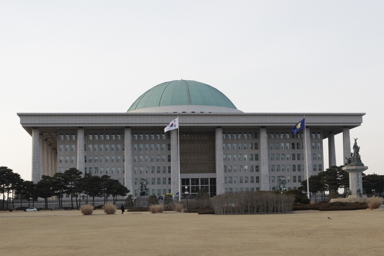 민주당, 학자금 무이자 대출법 단독처리...여당 "포퓰리즘 법안 철회해야"