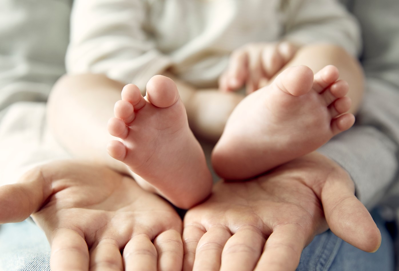 [저출생을 묻다 ①]  “육아휴직 썼다고 따돌림... 사각지대 기업 보호해야”