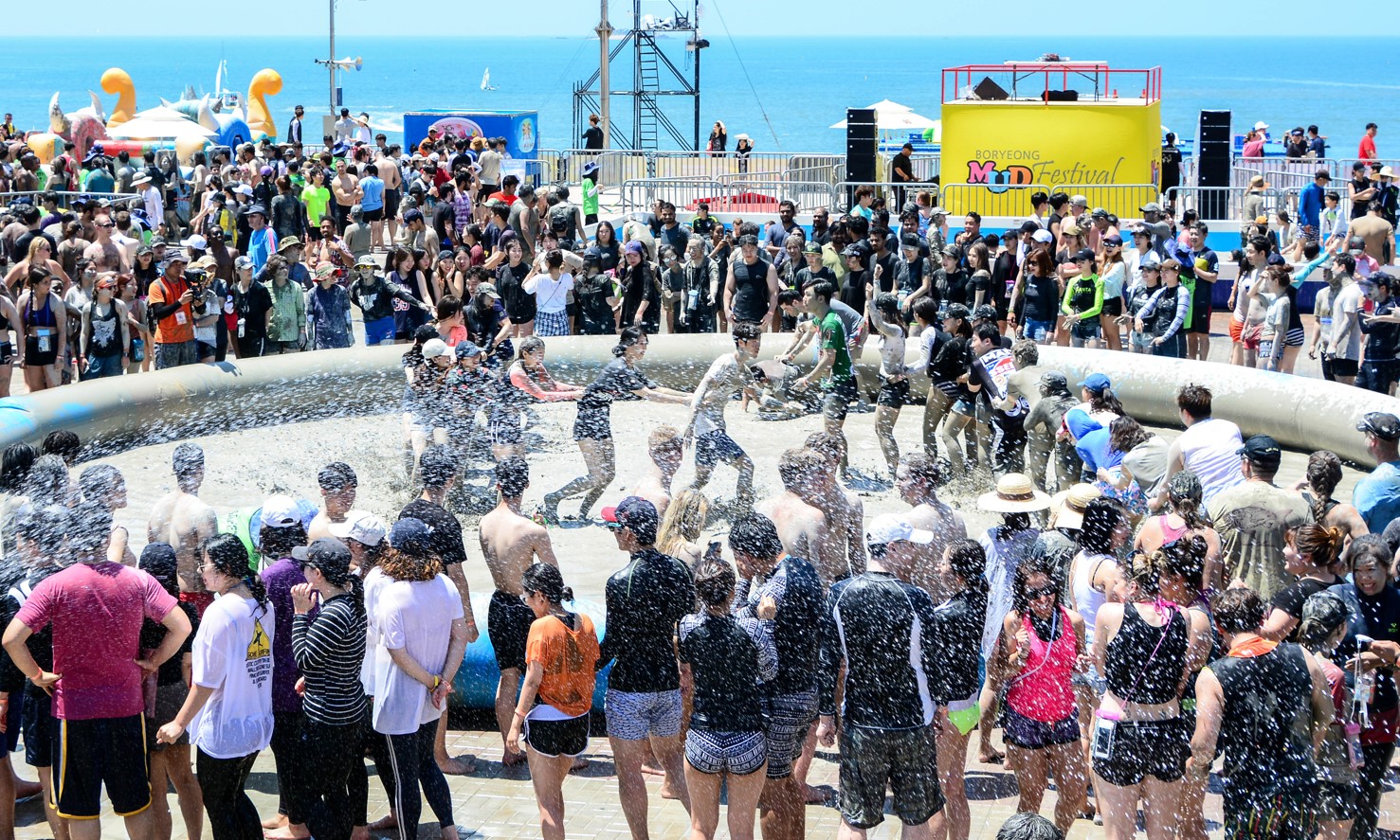 "국내 여행 갈 바엔 해외로 간다"... 5월 여행수지 적자 8.2억 달러