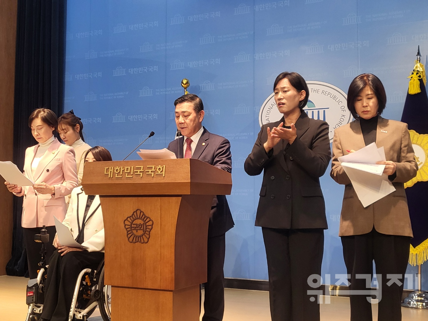 국민의힘 “백신 관리 실패 책임져야”…정은경 장관 사퇴 촉구