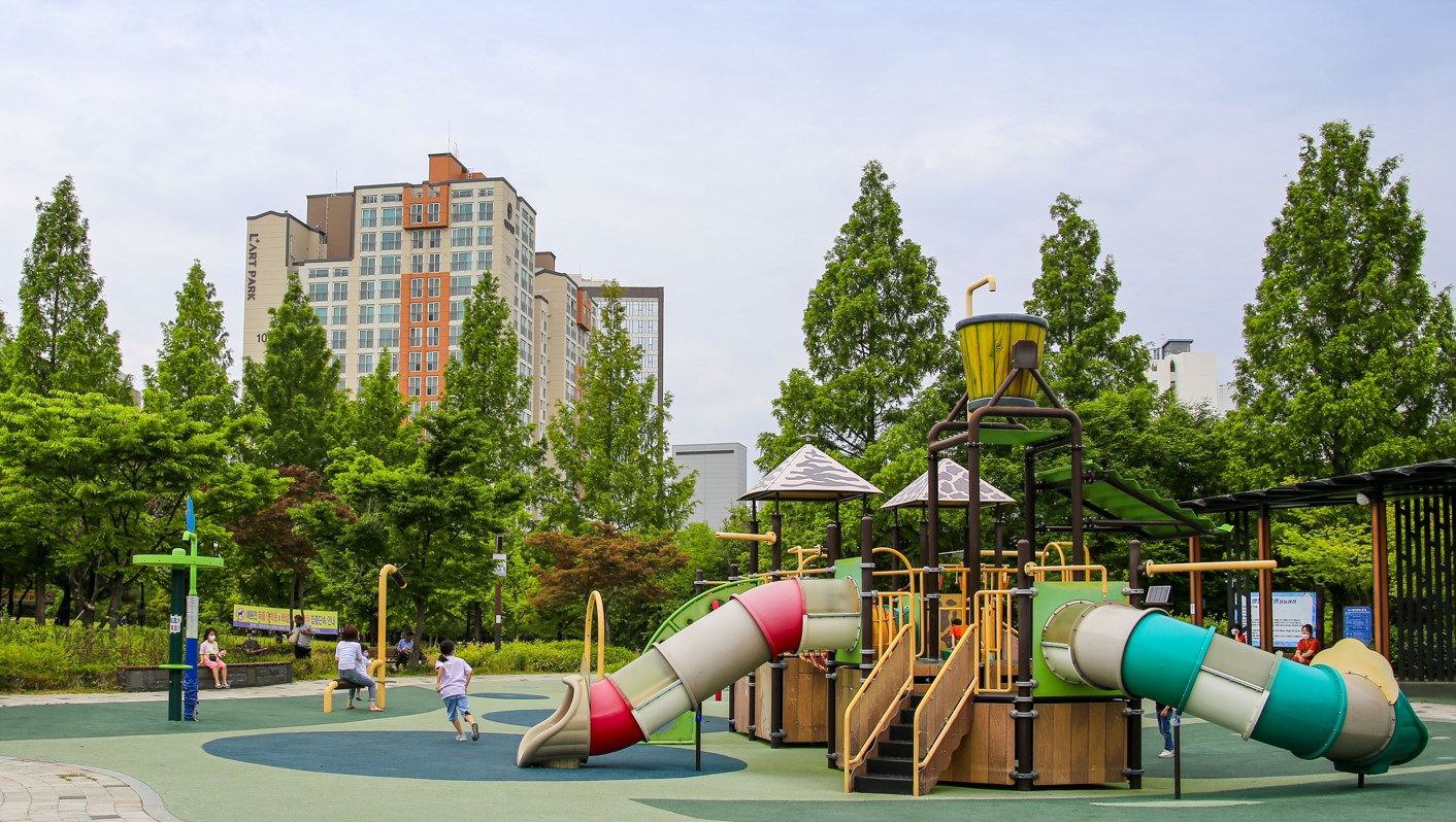 저출산 극복 위한 '신생아 특례 구입 및 전세자금 대출'... 여론의 뭇매 맞아