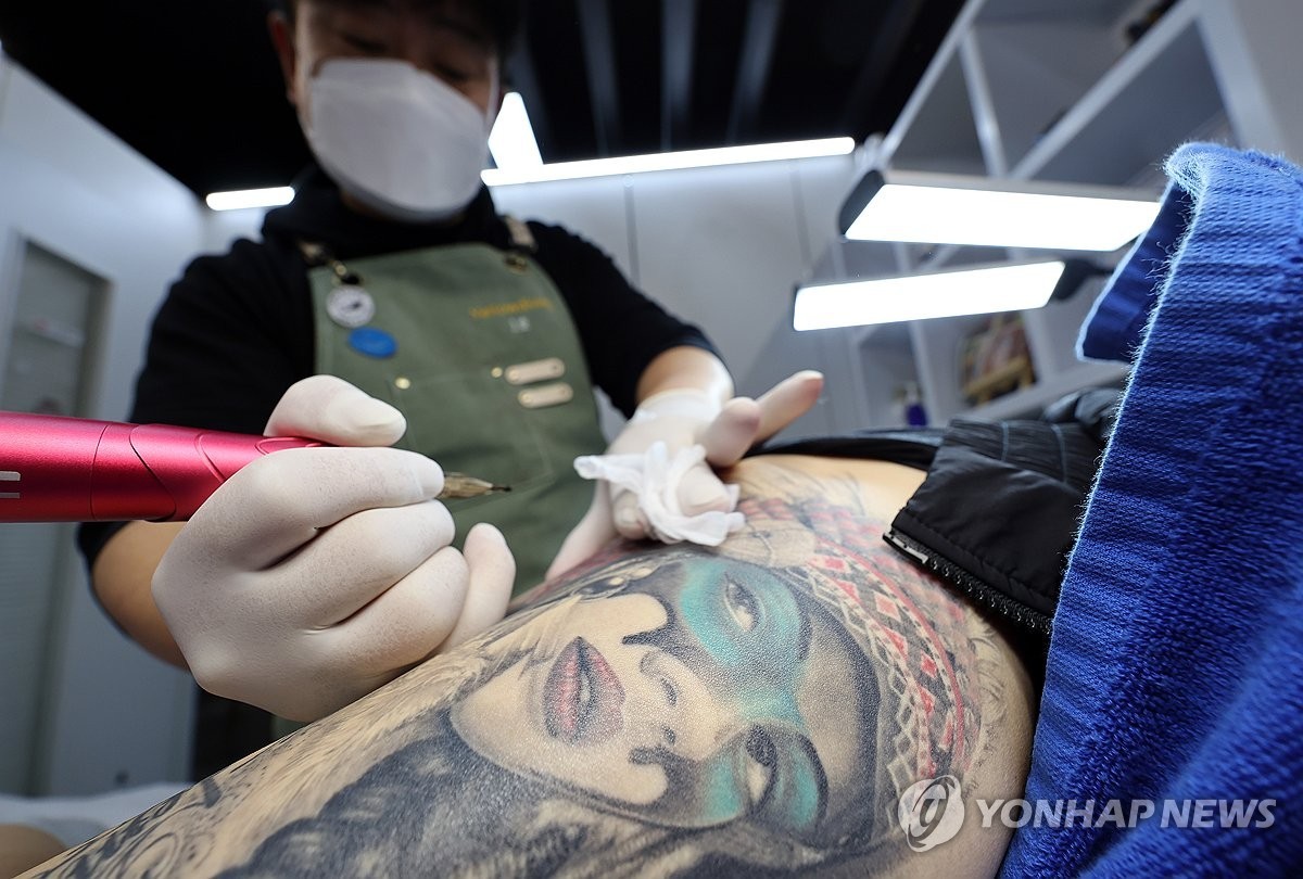 문신사법 시행 앞두고 자문 구조 논란…업계 의견 수렴 과제로