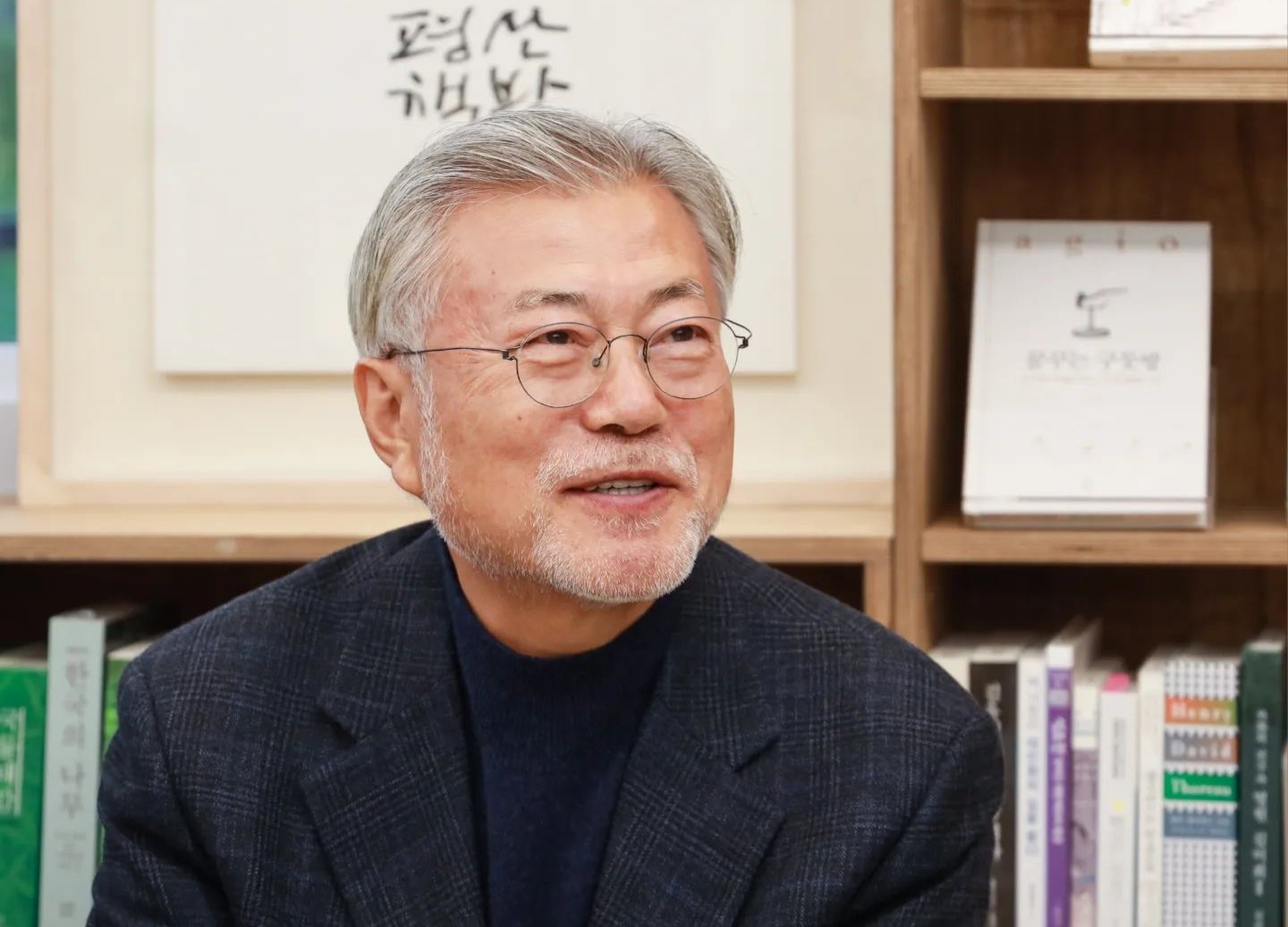 문재인, 윤정부 대북정책 비판 목소리...국민의힘 대권주자 일제히 반발