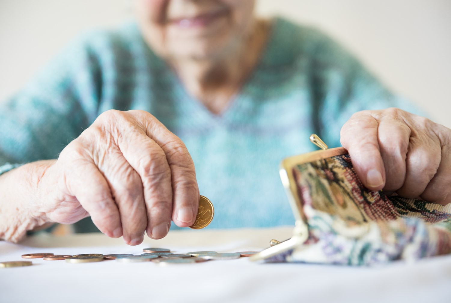 "연금 받는 나이 올리면 해당 세대 빈곤율 높일수도"... 연금공백기 우려 커져