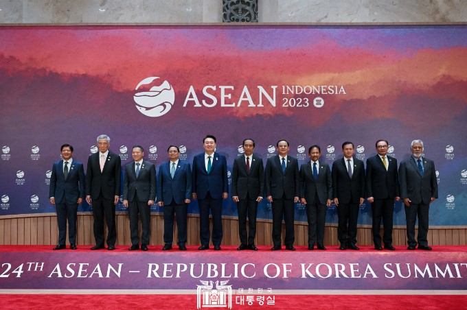 [외신] 윤석열 대통령 "북한과 어떠한 군사적 협력도 중단 돼야"