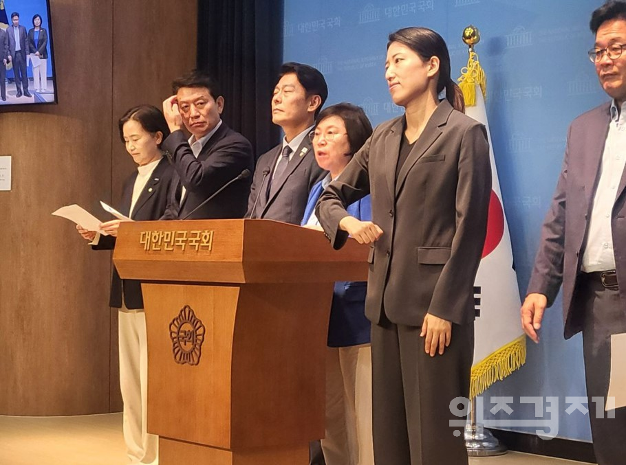 민주·혁신당 "'정치적 중립' 위반한 이진숙 방통위원장, 즉각 물러나라"