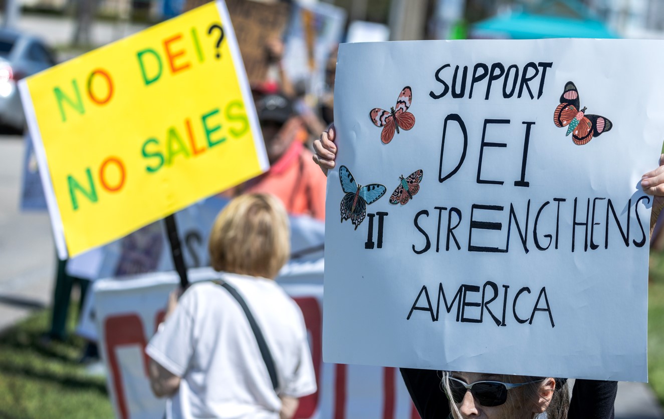 美 트럼프 영향에 후퇴하는 DEI... "면밀한 검토 필요"