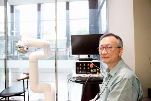 인터뷰 진행 중인 심상규 아우토크립트 부사장(사진=위즈경제)