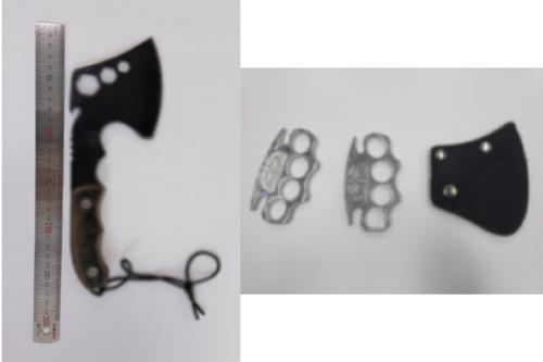 국회사무처가 공개한 손도끼와 너클 사진(사진=국회사무처)