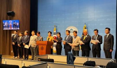 더불어민주당 김건희 특검 태스크포스(TF)는 10일 ‘오세훈 의혹·명태균 게이트‘ 수사를 김건희 특검이 조사할 것을 촉구했다.