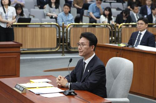 24일 국회에서 실시되는 총리 인사청문회에 참석한 김민석 국무총리 후보자(사진=위즈경제)