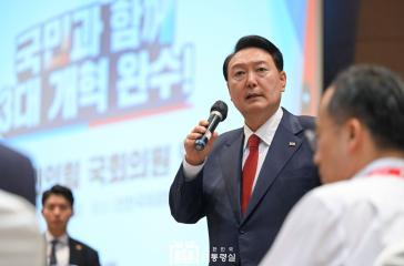 윤석열 대통령은 28일 '2023 국민의힘 국회의원 연찬회'에 참석해 발언 하고 있다. 출처=대통령실