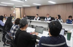 17일 공공운수노동조합(이하 공공운수노조)의 주최로 사단법인 희망씨 희망연대본부에서 ‘감정노동자 보호법’ 개선 방향을 논의하는 현장 간담회가 열렸다.  (사진=위즈경제)