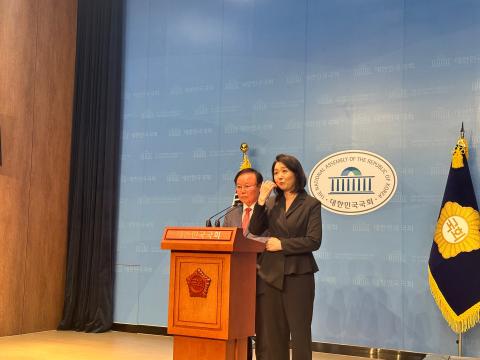 15일 국회 소통관 기자회견장에서 브리핑 중인 김재원 국민의힘 김문수 대선 후보 비서실장(사진=위즈경제)