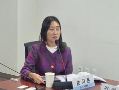 손지은 전국교직원노동조합 부위원장은 29일 국회의원회관 제3간담회실에서 열린 딥페이크 성범죄 방지를 위한 토론회에서 발언을 하고 있다. 사진=위즈경제