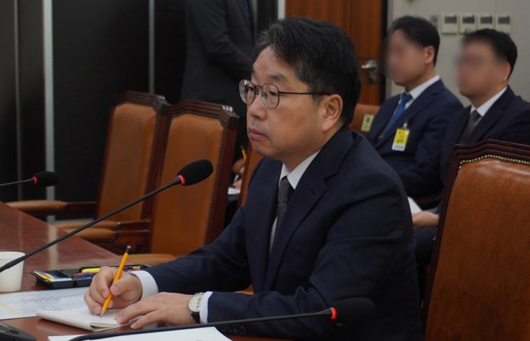 27일 국회 본관에서 열린 국회 법제사법위원회(이하 법사위)의 국정감사에 참석한 노만석 검찰총장 직무대행 (사진=위즈경제)