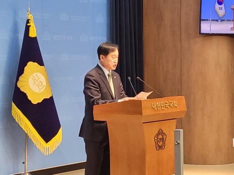 더불어민주당 김준혁 국회의원(수원정)이 12일 정부의 의과대학 정원 증원 방침을 두고 “정책 성패는 숫자가 아니라, 생명을 살리는 곳에 인력이 배치되는가에 달려 있다”고 밝혔다.