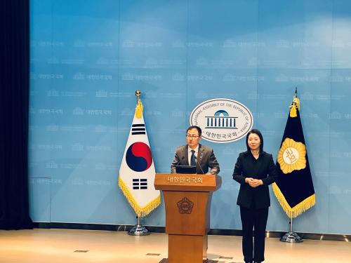 25일 국회 소통관에서 울산시장 선거 출마를 선언하는 김상욱 더불어민주당 의원(사진=위즈경제)