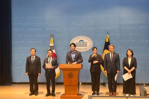 29일 국회 소통관에서 진행된 더불어민주당 정치검찰조작기소대응특별위원회 기자회견(사진=위즈경제)