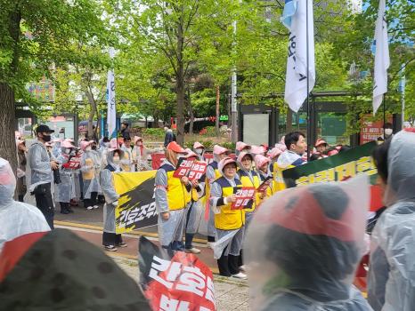 간호조무사협회가 지난달 25일 국회 앞에서 시위를 하고 있다. 출처=위즈경제