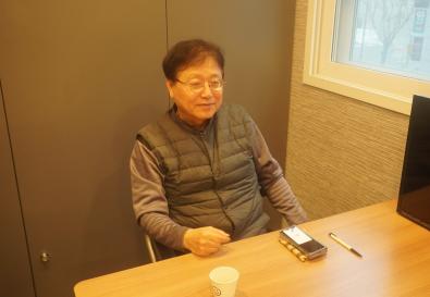 류병균 우리문화사랑국민연대 상임대표는 지난 9일 홍대입구역 근처 한 회의실에서 위즈경제와 인터뷰 하고 있다. 출처=위즈경제