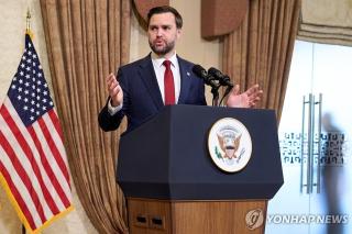 이란과 1차 협상 결렬 후 기자회견하는 밴스 미국 부통령(사진=연합)
